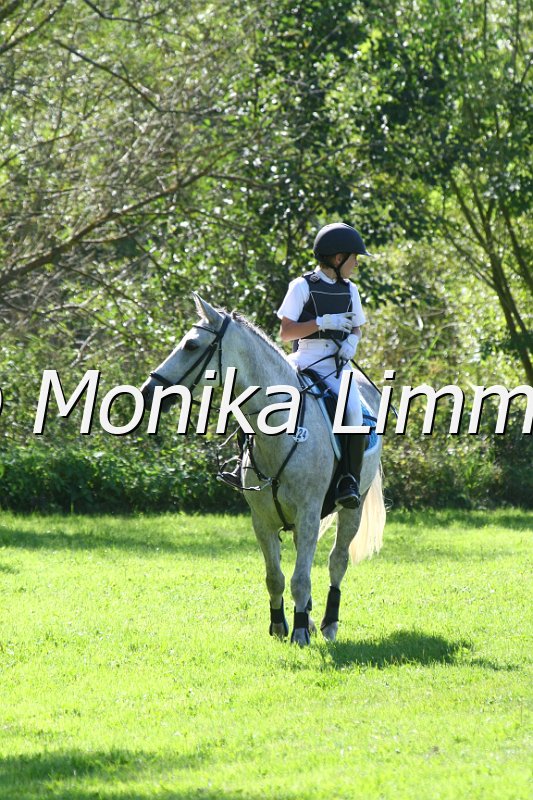 109M7606_Lady_Ponystilgelaende E.JPG
